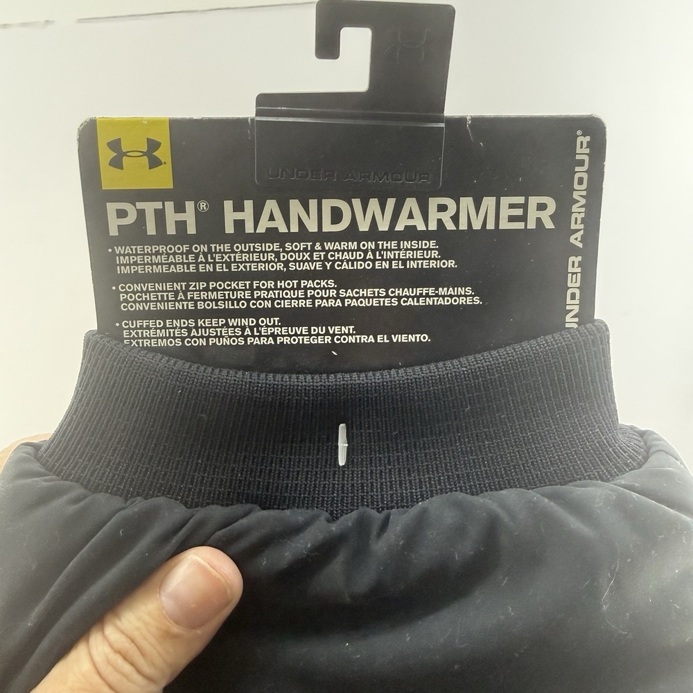 Under Armour Undeniable ColdGear Football Handwarmer Pouch - Picture 2 of 3